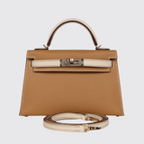 Kelly 20 in Craie & Biscuit