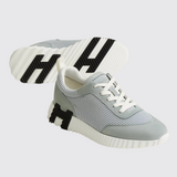 Bouncing Sneakers in Gris Nuage