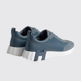 Bouncing Sneakers in Bleu Mer