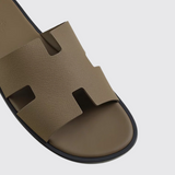 Izmir Sandals in Etoupe