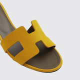 Oasis Sandals in Jaune Topaze