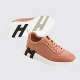 Bouncing Sneakers in Nude