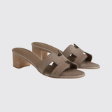 Oasis Sandals in Étoupe