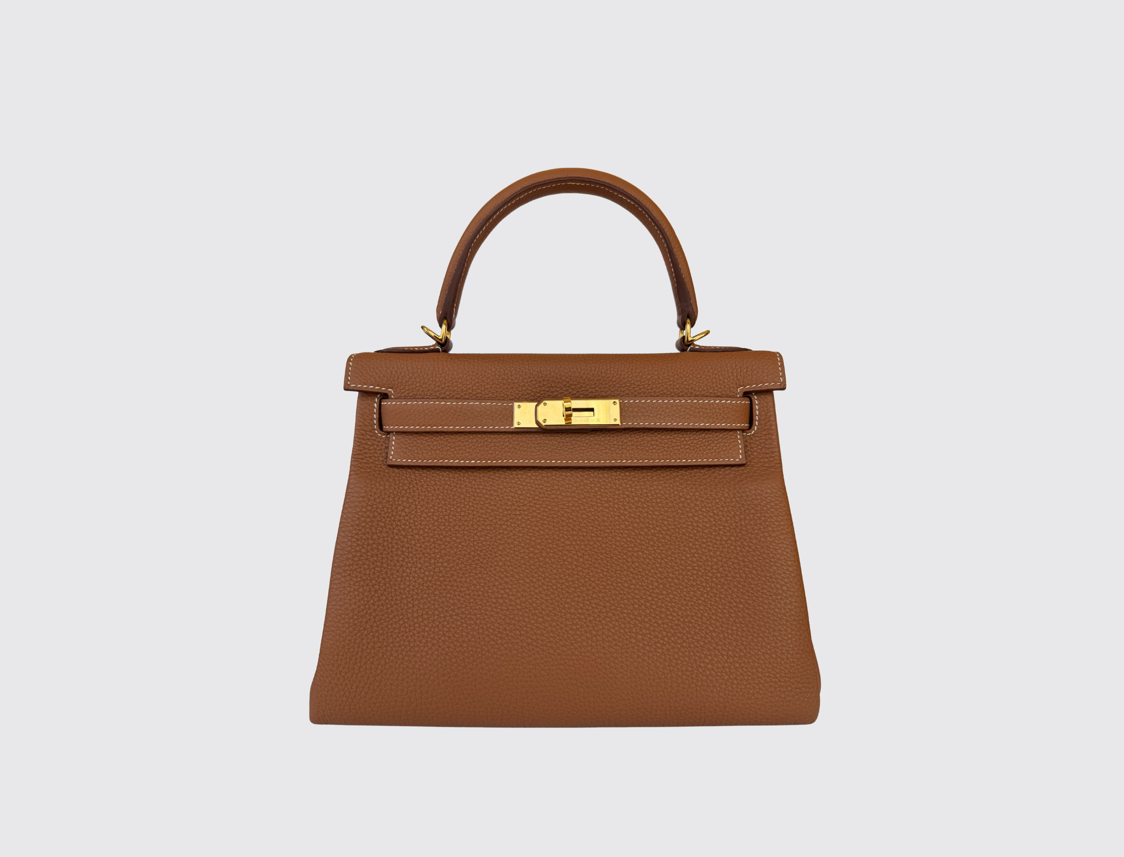 Pre-owned Hermès Kelly 28 in Gold Togo with gold hardware, image 1
