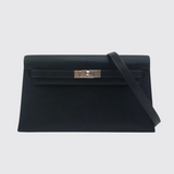Kelly Elan Shoulder Bag in Noir