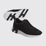 Bouncing Sneakers in Noir