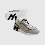 Bouncing Sneakers in Noir