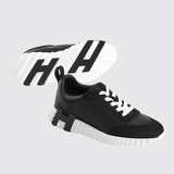 Bouncing Sneakers in Noir
