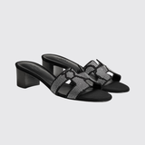 Oasis Sandals in Noir / Cristal