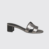 Oasis Sandals in Gris Argenté