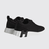 Bouncing Sneakers in Noir