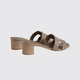 Oasis Sandals in Étoupe