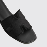 Oran Sandals in Noir