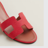 Oasis Sandals in Rouge Cinétique