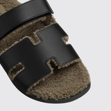 Chypre Sandals in Noir / Etoupe