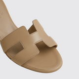 Oasis Sandals in Beige Lin