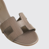 Oasis Sandals in Étoupe