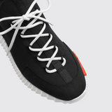 Lift Slip-On Sneakers in Noir/Blanc
