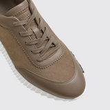 Bouncing Sneakers in Etoupe