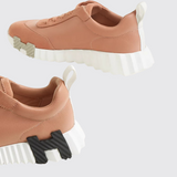 Bouncing Sneakers in Nude
