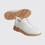 Bouncing Sneakers in Blanc