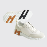Bouncing Sneakers in Blanc