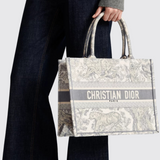 Dior Book Tote Medium Bag in Ecrue et Grise